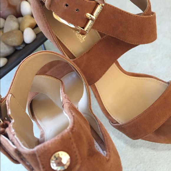 Suede MK sandal - Picture 5 of 5